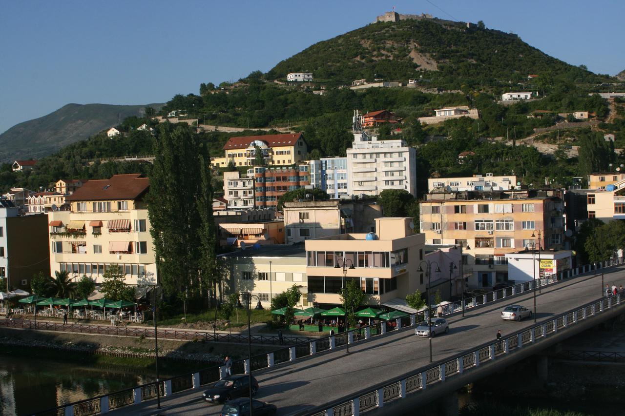 Hotel Siklad Lezhë 外观 照片