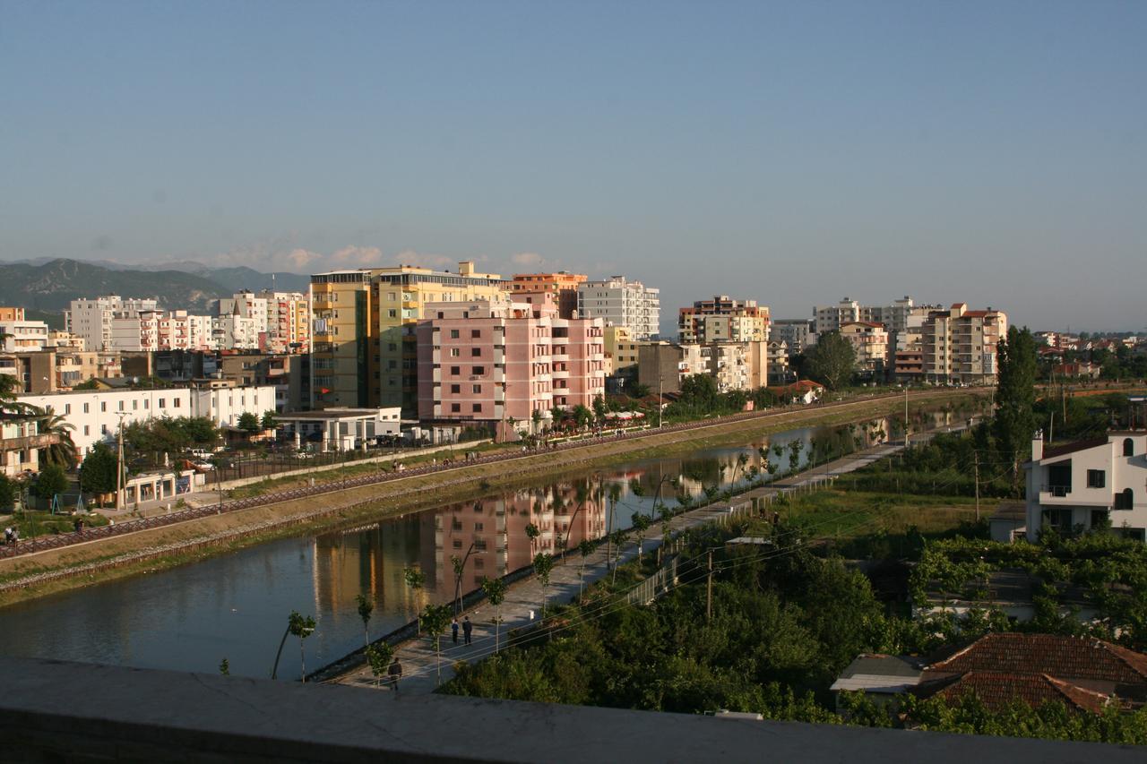 Hotel Siklad Lezhë 外观 照片